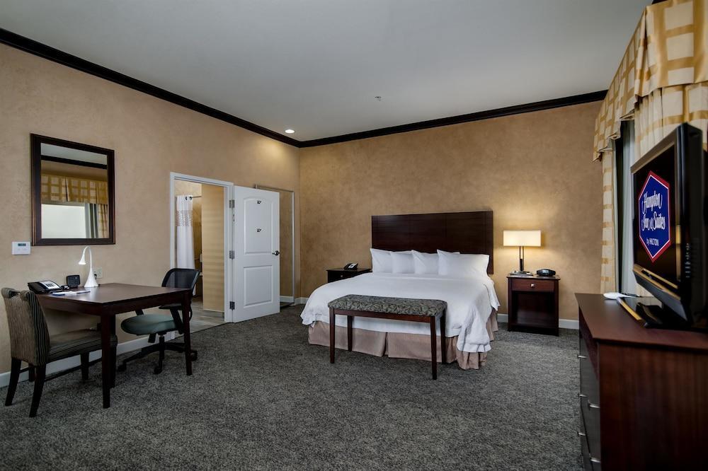 Hampton Inn & Suites Fort Worth-Fossil Creek Exterior photo