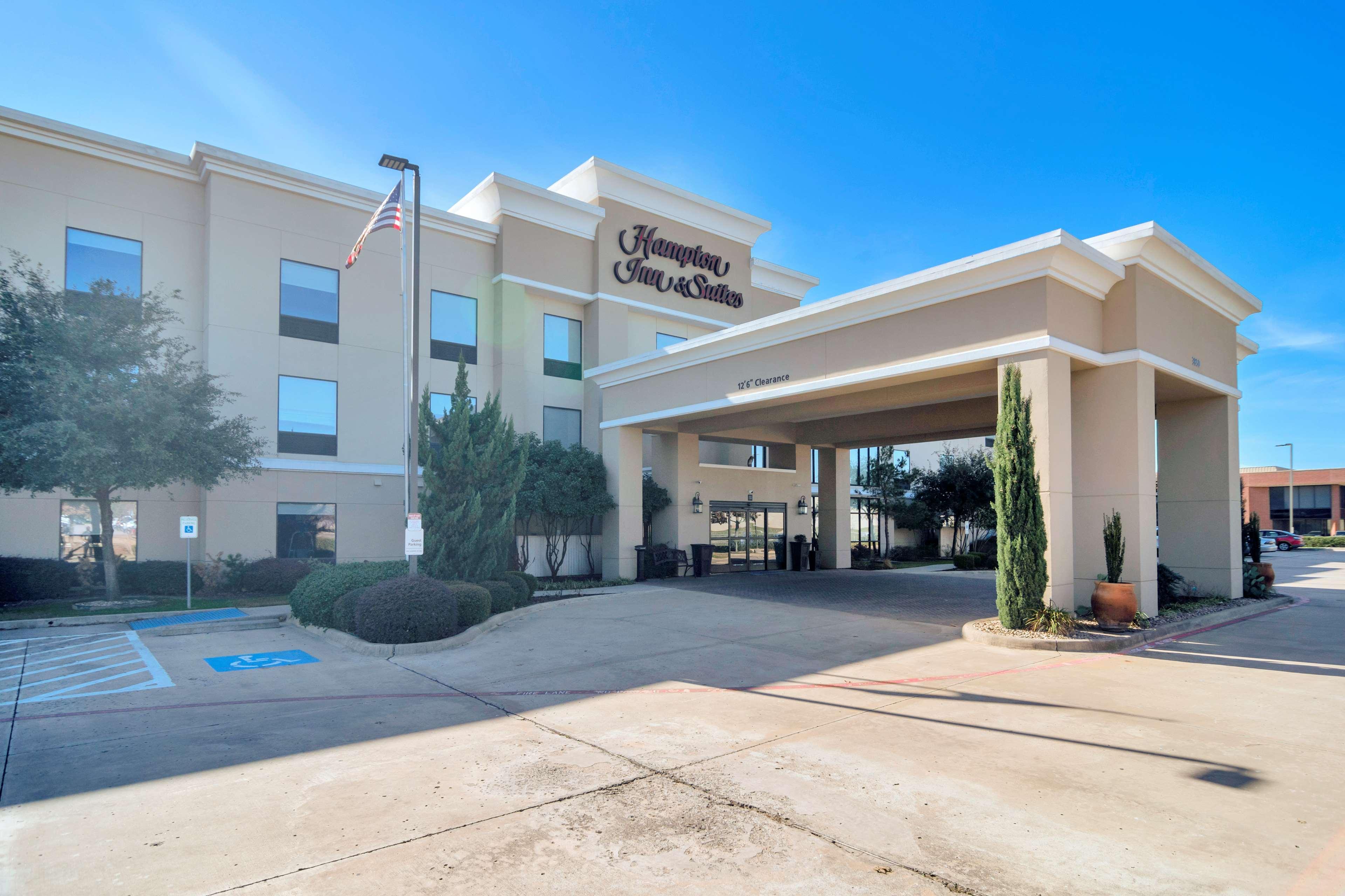 Hampton Inn & Suites Fort Worth-Fossil Creek Exterior photo