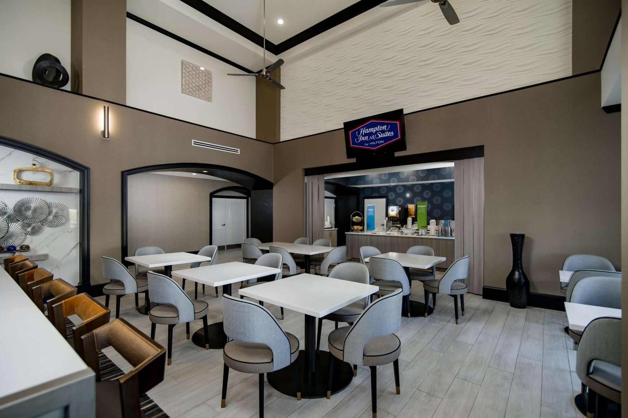 Hampton Inn & Suites Fort Worth-Fossil Creek Exterior photo