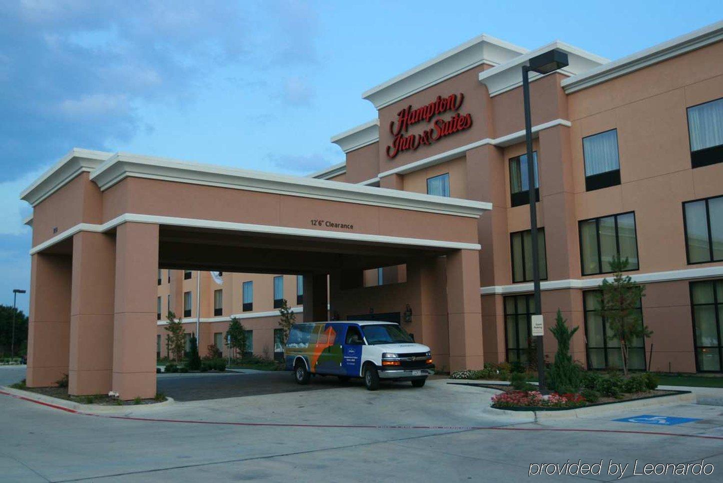Hampton Inn & Suites Fort Worth-Fossil Creek Exterior photo